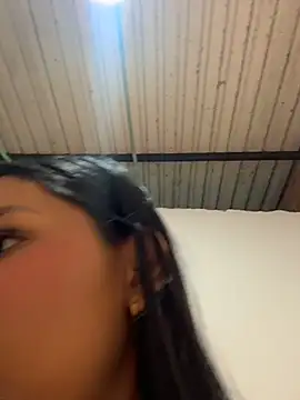 Webcam Model (Barbiebrunette_)  is live.Free join now!