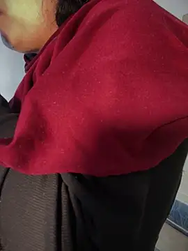 Webcam Model (rashaaa_)  is live.Free join now!