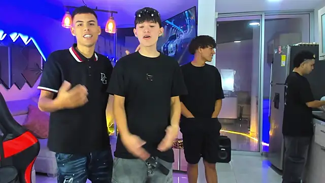 Houseofwarrios live sex cam