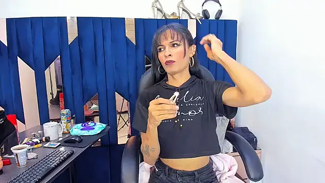 Aisha_hotts777 webcam