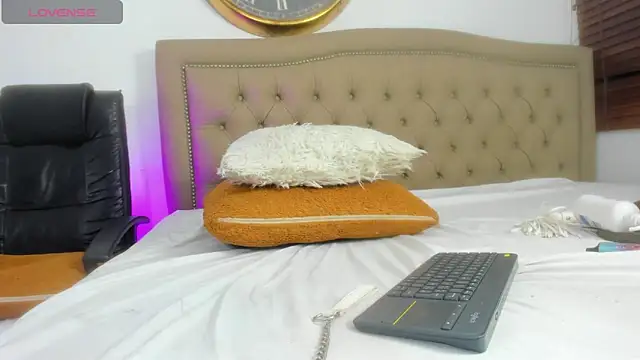 Adara_Ferrara webcam