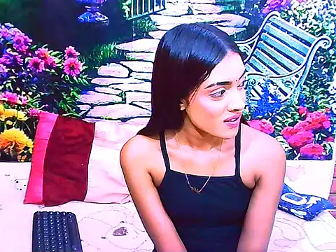 IndianPretty14u2Luv webcam