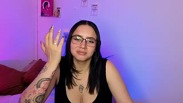 emily_lindey - Emily_Lindey's free webcam - UK Sex Cams