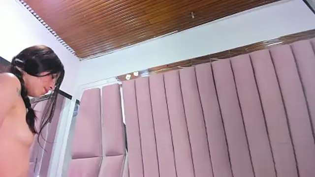 Sasha_Petitte webcam