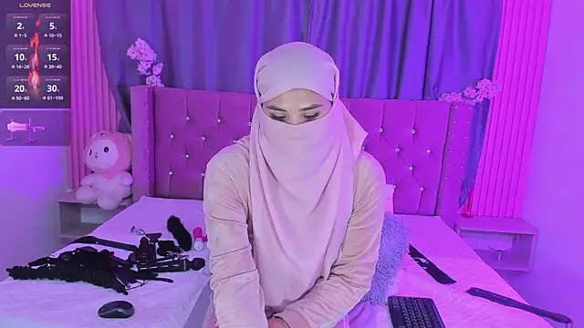 nayla-mouna - Nayla-Mouna's free webcam - UK Sex Cams