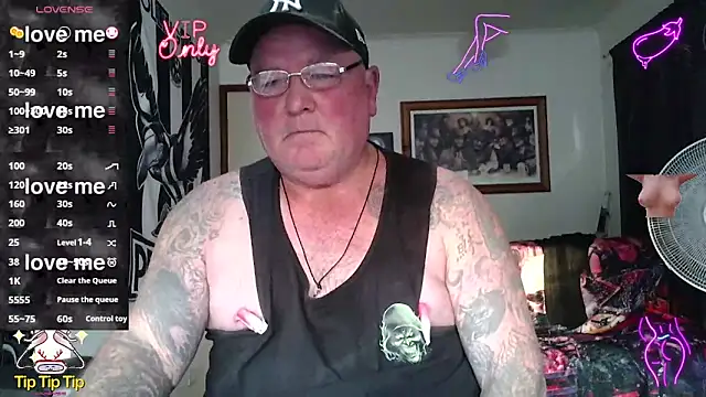 KINKYBLUEYES69 webcam