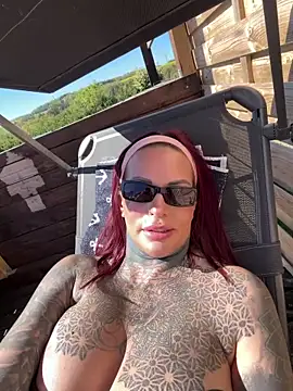 AileenInkOfficial webcam