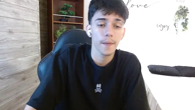 AmethystShadow17 webcam