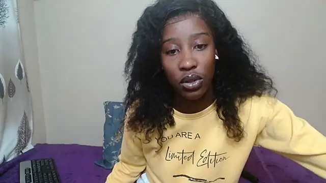 AfricanMelaninDoll webcam