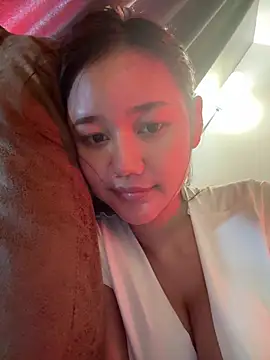 SweetThaiGirlfriend live sex cam