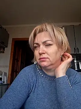 SylvieGold453 webcam