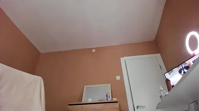 KaylaLaine live sex cam