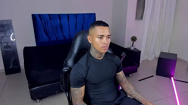 tyler_bell_ webcam