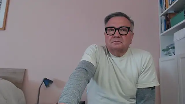 you6me - YOU6me's free webcam - UK Sex Cams