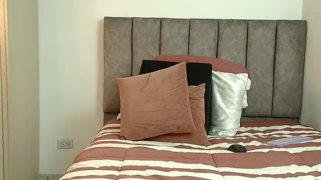 karina_lewis_ webcam