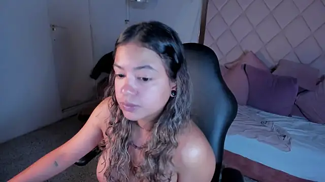 dulce_lyraa1 - Dulce_lyraa1's free webcam - UK Sex Cams