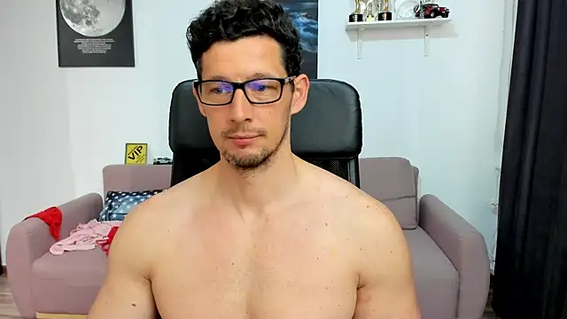 BrutusK08 live sex cam