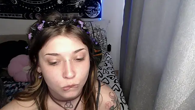 AlienforTwenty webcam