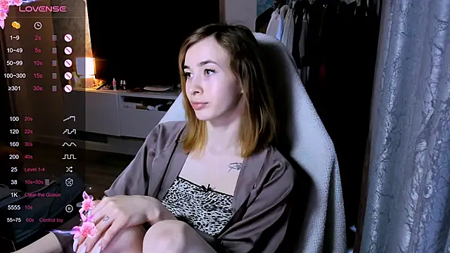 zoyamill - ZoyaMill's free webcam - UK Sex Cams