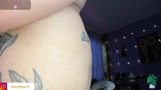 cherrybom_ (F young) - deep throat with a lot of saliva + naked