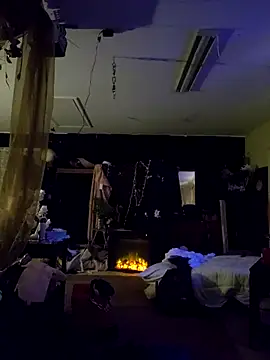 Hotredheadandtoungelasher webcam