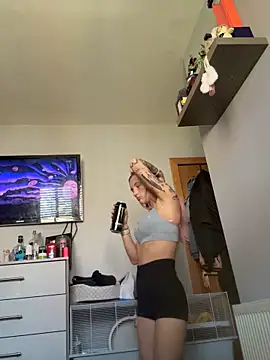 milssweetx (F teen) - BEND OVER AND SPANK ASS