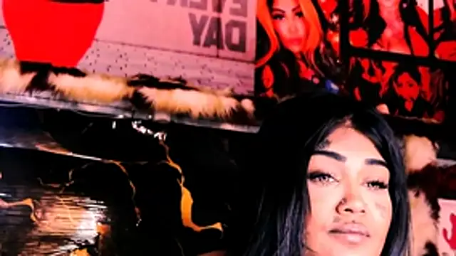 indian_dreamgirl webcam