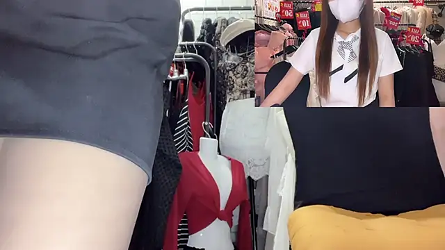 Larissa-Closet webcam