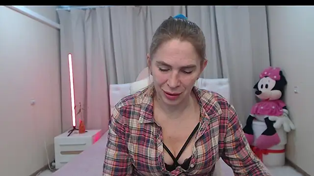 TessaDaybreak webcam