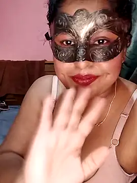 Maskedcurves webcam