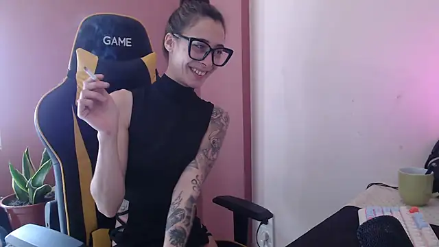 sofiasweetsecret (F young) - Flash tits ass and pussy