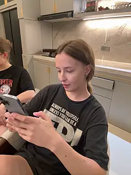 Nura_n_Sarah Live Webcam on Stripchat