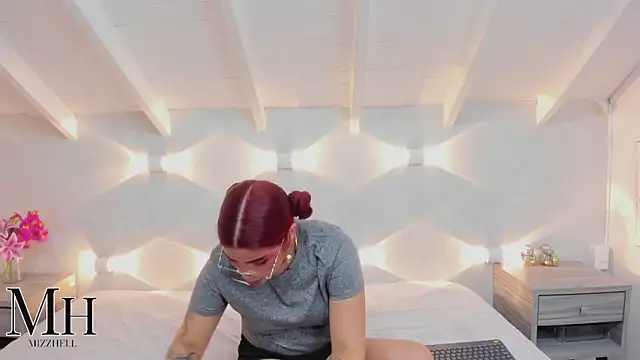 mizzhell - MizzHell's free webcam - UK Sex Cams