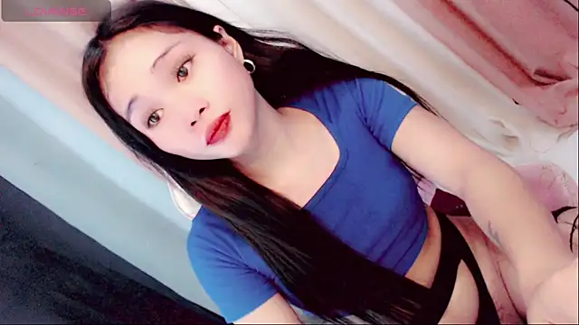 Amomentoflust99 webcam