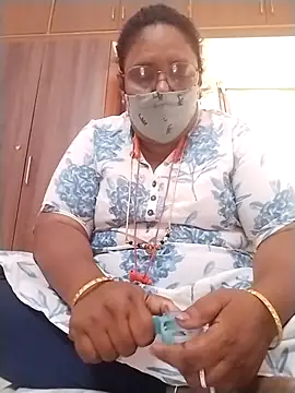 Pushpavathi_78 webcam