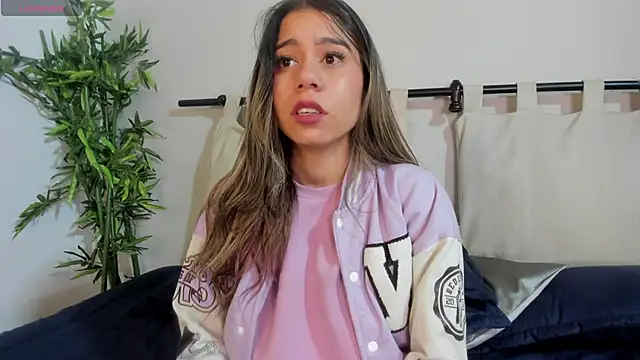 Rachell_criss webcam