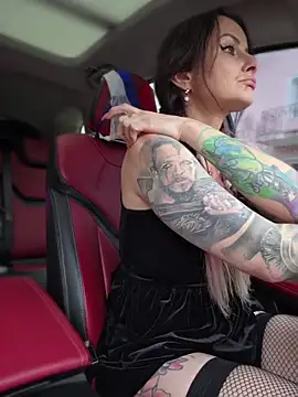 AnnaMaria- - Live Cams