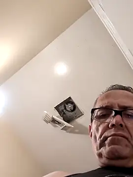 bobby69cock webcam