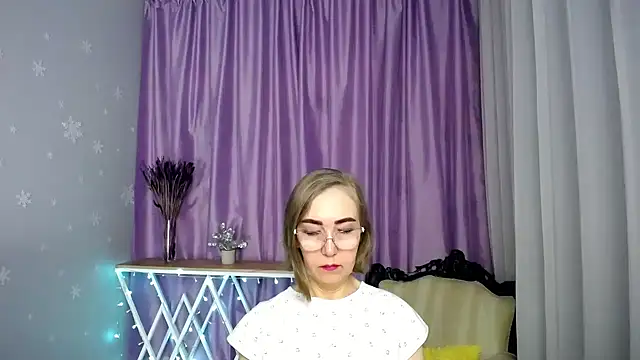 queen_a_n_i - Queen_a_n_i's free webcam - UK Sex Cams