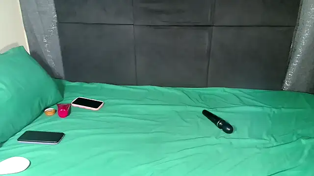 HugeTitisxx live sex cam