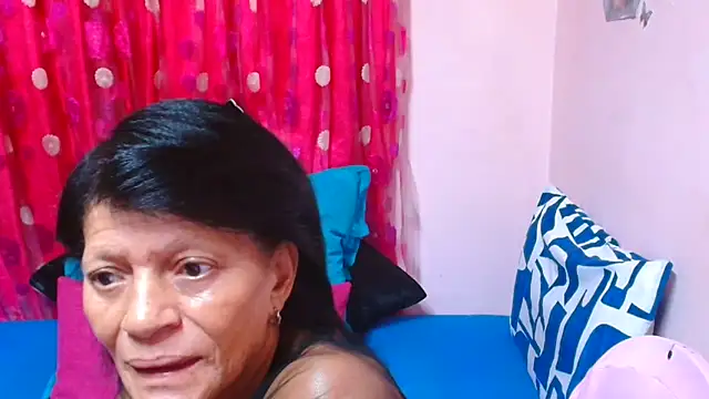 SLUTTYROXY's live cam