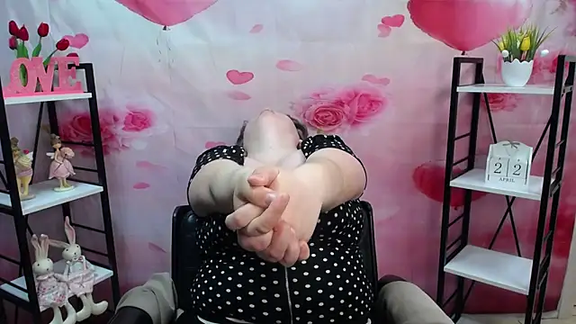 NeonilaLisova webcam