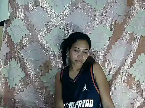 PinaySkinnyGirl webcam