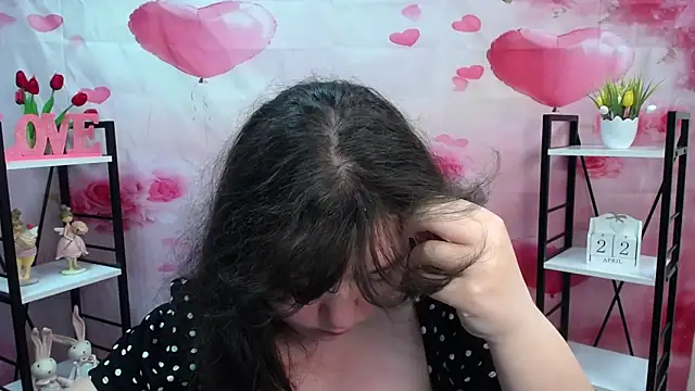 NeonilaLisova webcam