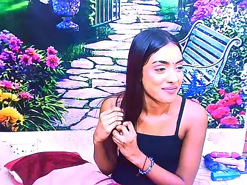 IndianPretty14u2Luv webcam
