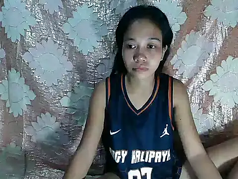 PinaySkinnyGirl webcam