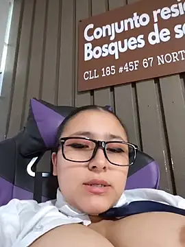 Cute_Penelope webcam