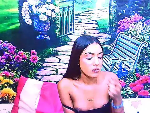 IndianPretty14u2Luv webcam