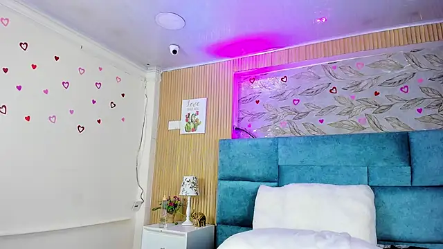 Delphine_doll webcam