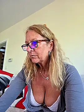 Preview of hotwifelyn68